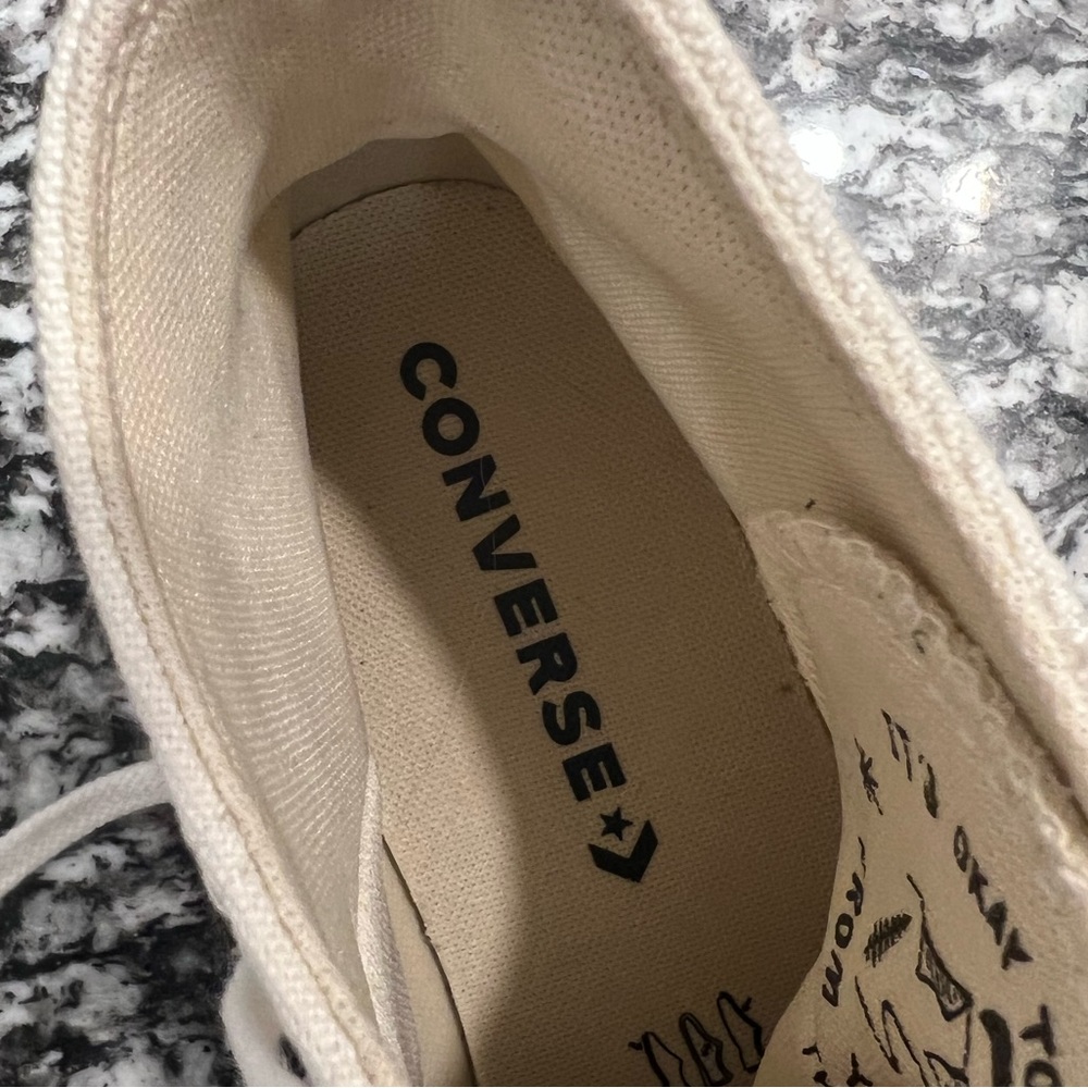 Converse Chuck Taylor All Star Hi Women's Wander Embroidered Sneakers in Size 9. - Picture 8 of 8